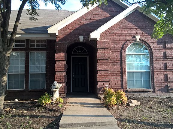 3rd image of 1404 Sylvia Dr