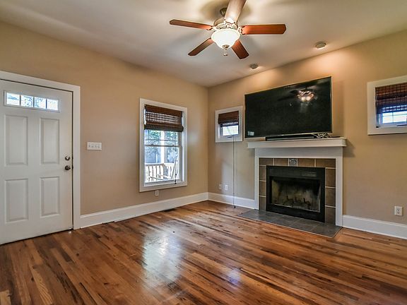 Living room. Oak hardwood 