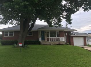 1002 Maquoketa St, Anamosa, IA 52205
