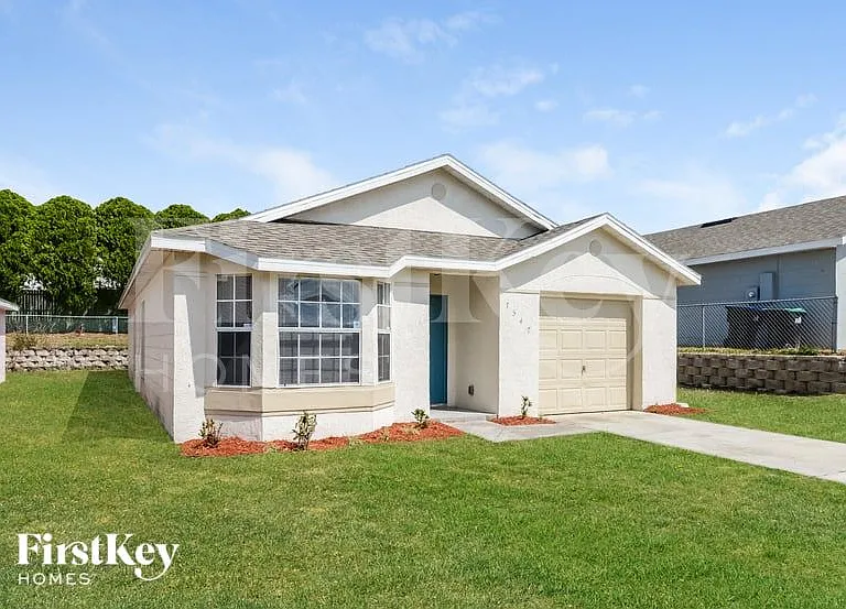 7547 Groveoak Dr — Photo 2