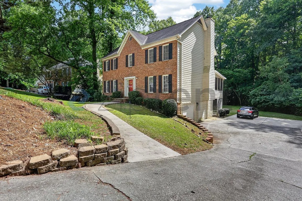 5 bed, 3.5 bath, 2790 sqft, $3,500 — Photo 3