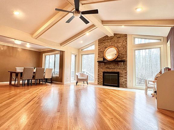 4th image of 44085 Winthrop Dr #44085