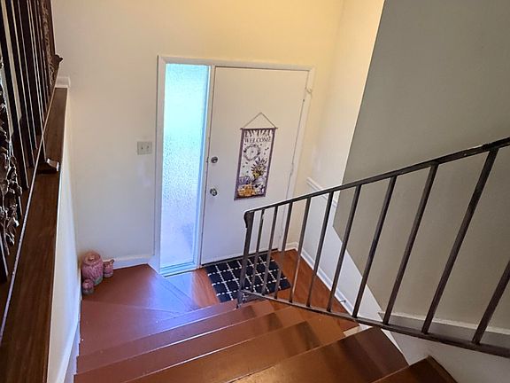 2nd image of 1819 Strathmore Rd