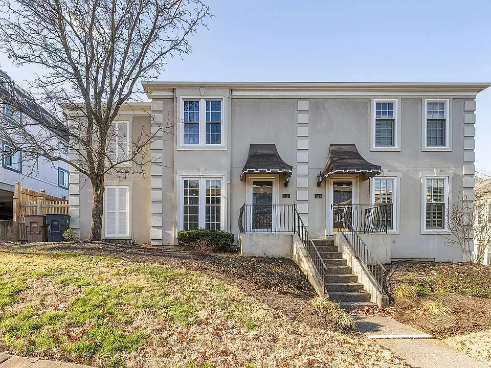 112 Saint Charles Pl