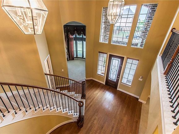 4th image of 121 Chapel Hill Dr