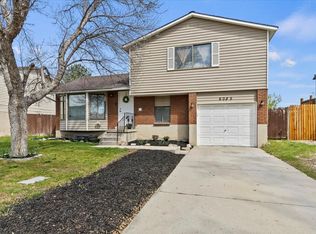 6085 S Park Wood Dr W, Salt Lake City, UT 84118