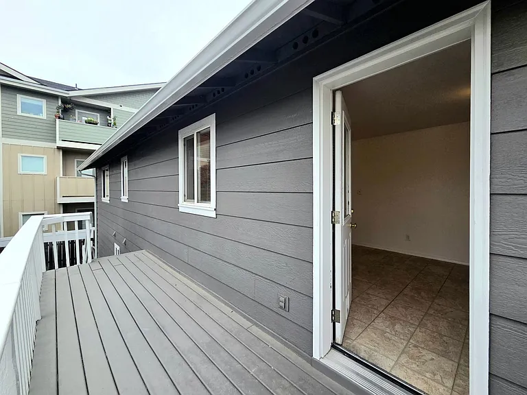 1409 Maple St — Photo 12
