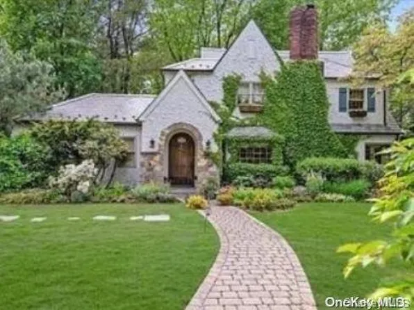 205 Myrtle Drive, Great Neck, NY 11021