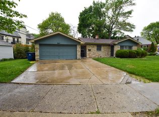 501 N Webster St, Naperville, IL 60563