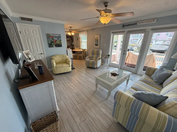 5005 Coquina Key Dr SE, Saint Petersburg, FL