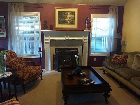 3rd image of 2630 NE Aurora Dr