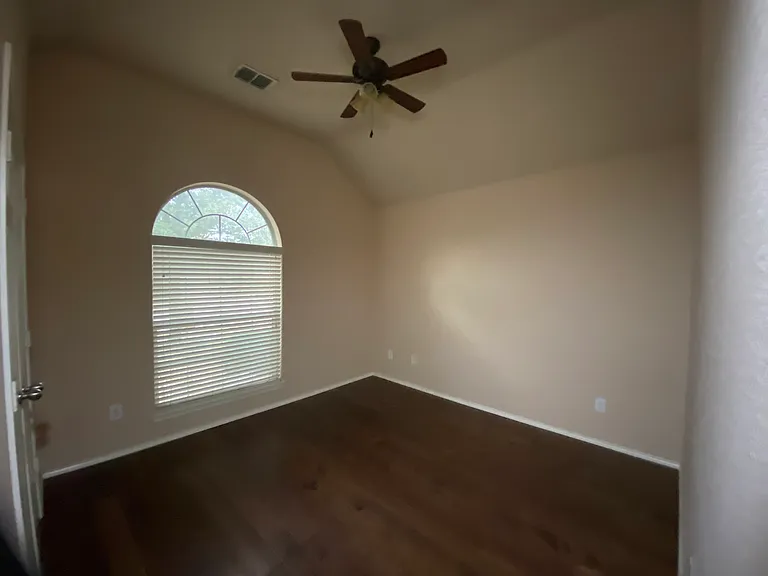 7925 Branch Hollow Trl — Photo 12