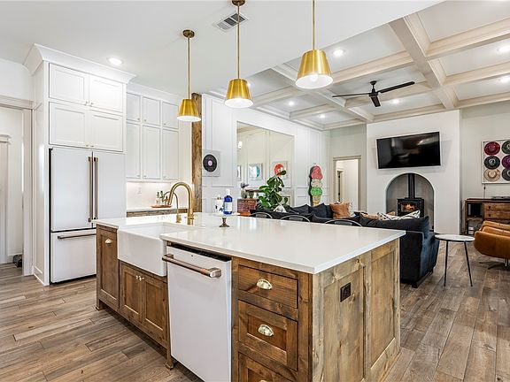 5th image of 1810 Park Place Ln
