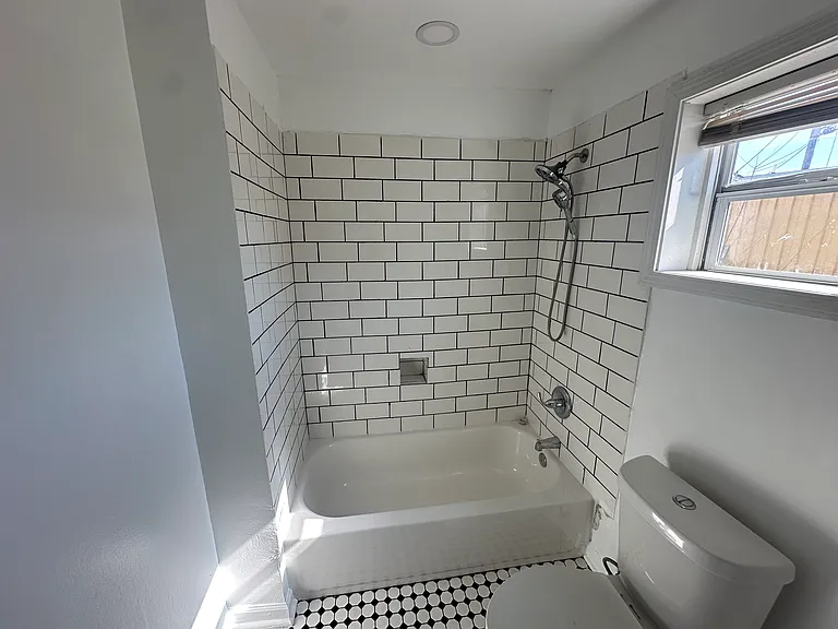 2818 Saint Andrew St — Photo 10