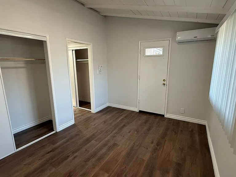 1002 E Walnut Ave — Photo 15