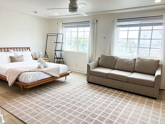 5th image of 1485 Froude St #1485