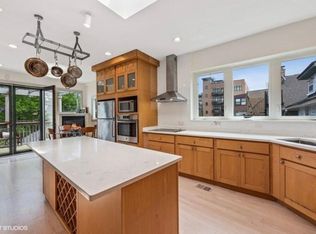 1228 W Glenlake Ave #2, Chicago, IL 60660