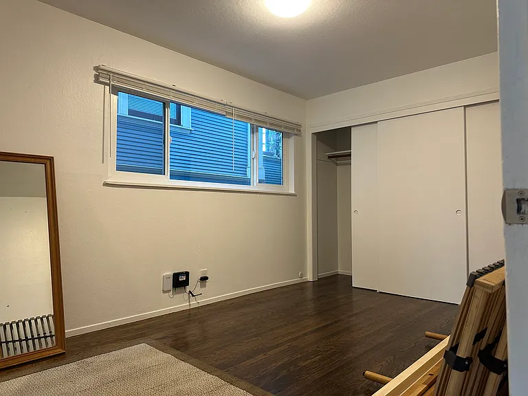 450 42nd St #B — Photo 24