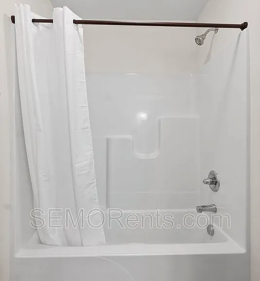 222 Coles Hls #302 — Photo 3