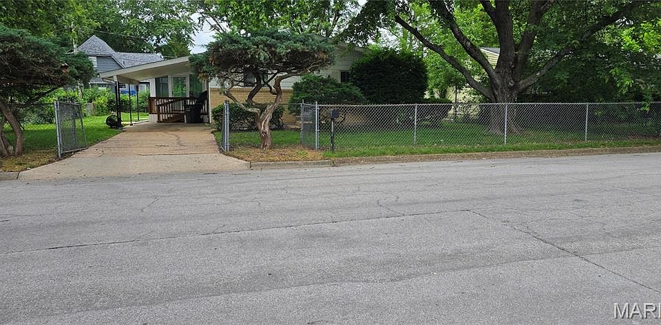 1st image of 8 Redbud Ln