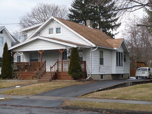 1st image of 704 Reservoir St