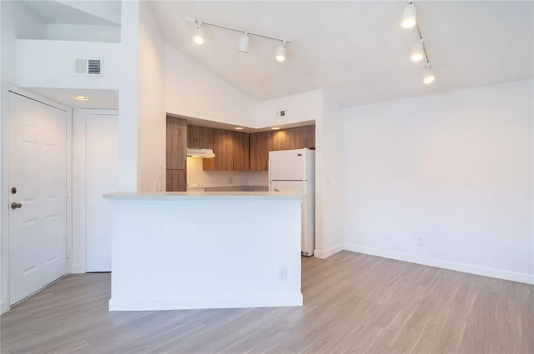 731 Vista Isles Dr — Photo 3