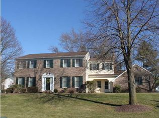 18 Paddock Dr, Lawrence Township, NJ 08648