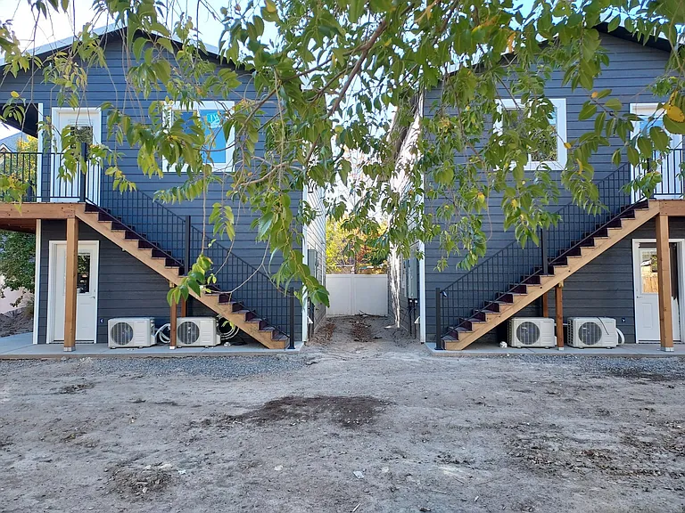 413 N 8th St — Photo 1