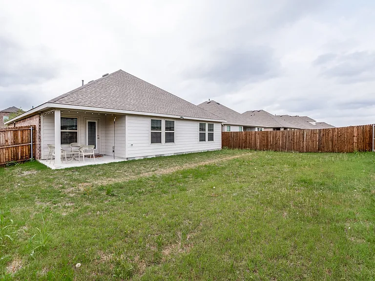 1307 Colonial Bluff Ln — Photo 23