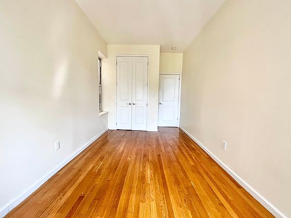 4th image of 372 Montgomery St #8