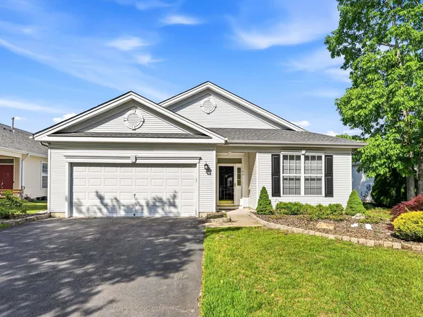 104 Brewster Dr, Galloway, NJ 08205