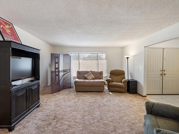 4th image of 1008 Suffolk Way