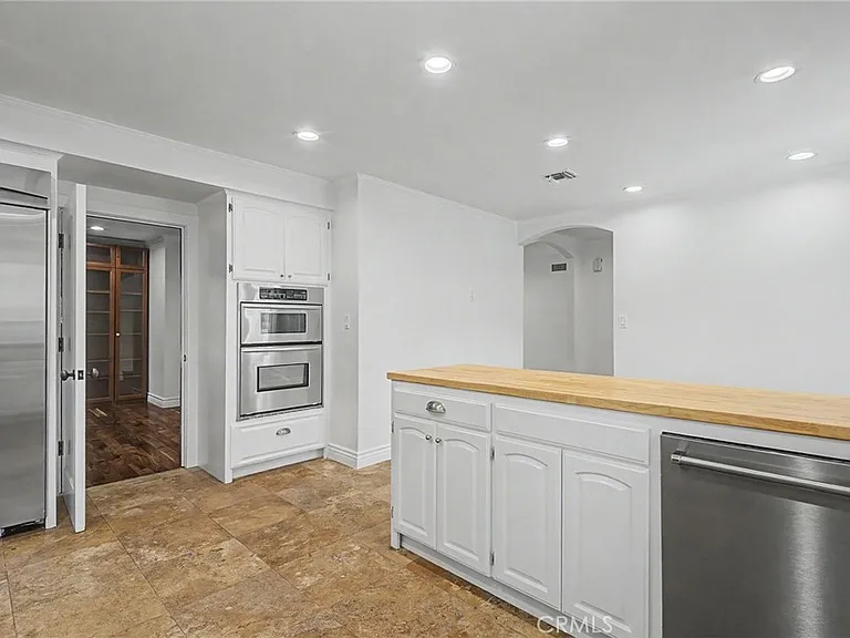 738 N Kenter Ave — Photo 10