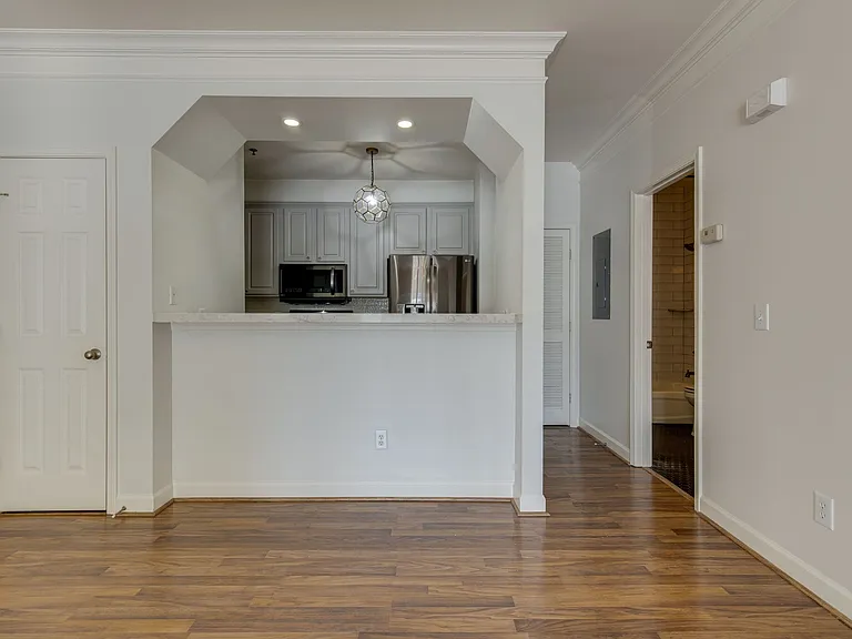 2304 Elliott Ave #102 — Photo 11