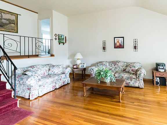 2nd image of 14 Orange Dr