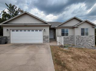 137 Creek View Dr, Saint Robert, MO 65584