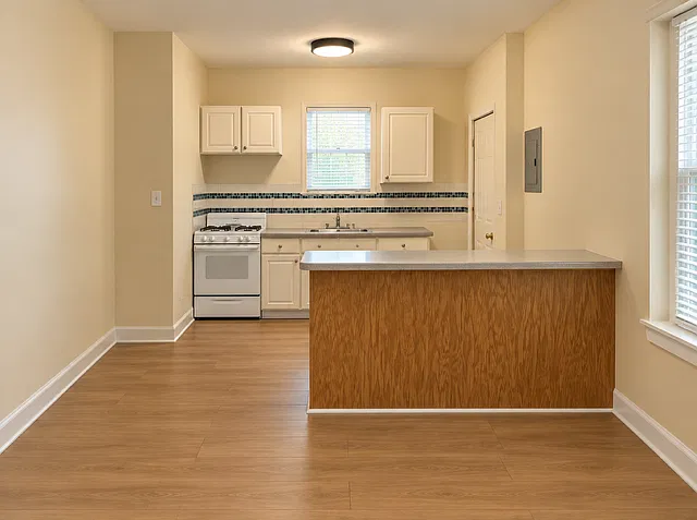 1 bed, 800 sqft, $1,175 — Photo 3