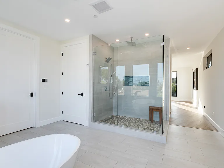 3608 Oleander Dr — Photo 7