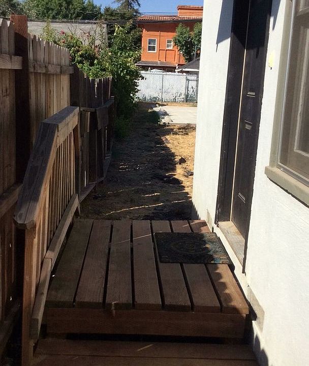 1st image of 123 W 20th St