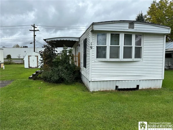 304 E Elmwood Ave #19, Falconer, NY 14733
