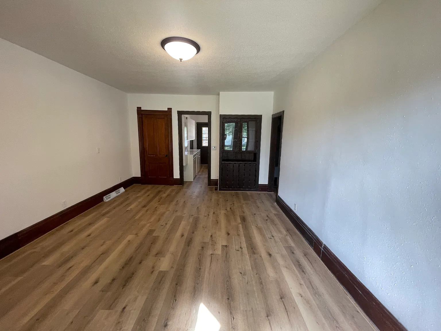 2 bed, 800 sqft, $1,050 — Photo 4