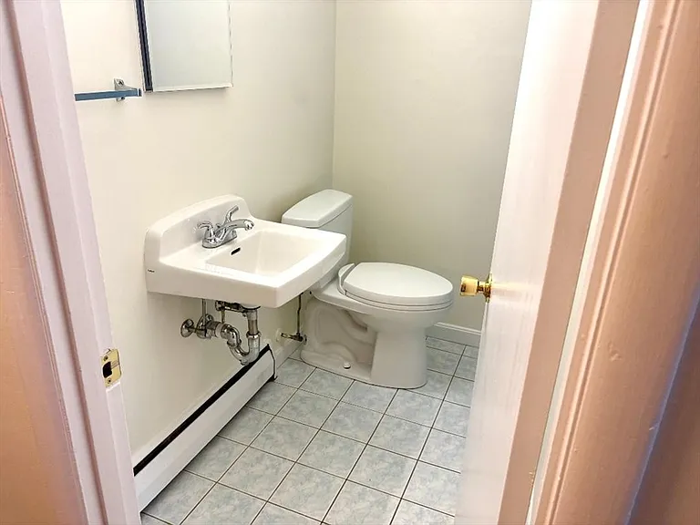 124 Salem St #A — Photo 3