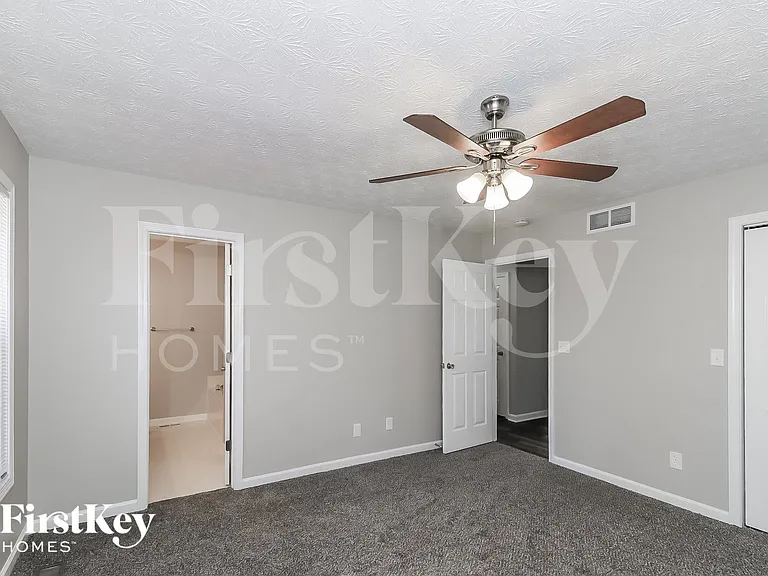 142 N Springs Dr — Photo 6