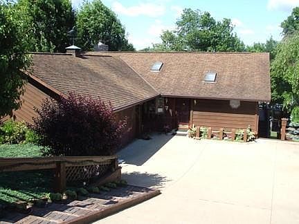3rd image of 3885 Apple Valley Dr