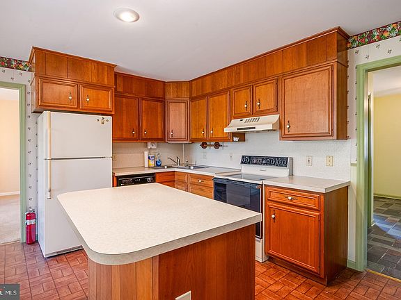 4th image of 41 Flint Ridge Dr