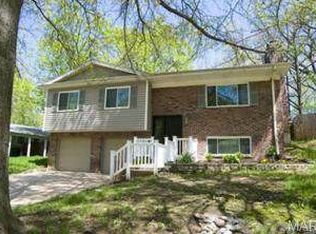 610 Hickory Hollow Ln, Saint Louis, MO