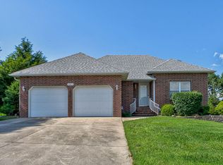 3661 E Cromwell Ln, Springfield, MO 65802