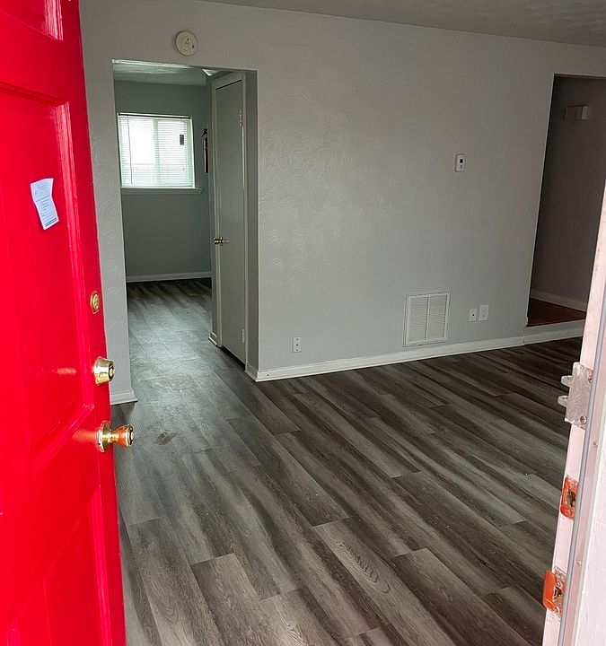 1st image of 1625 W Pembroke Ave #41