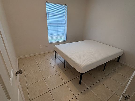 5th image of 243 Ridgecrest Loop APT B