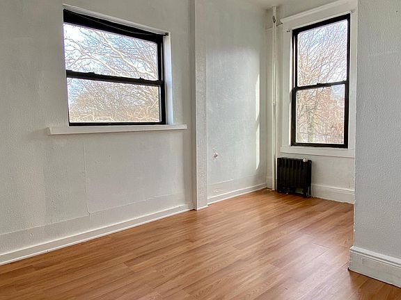 5th image of 101 Southside Ave #3L